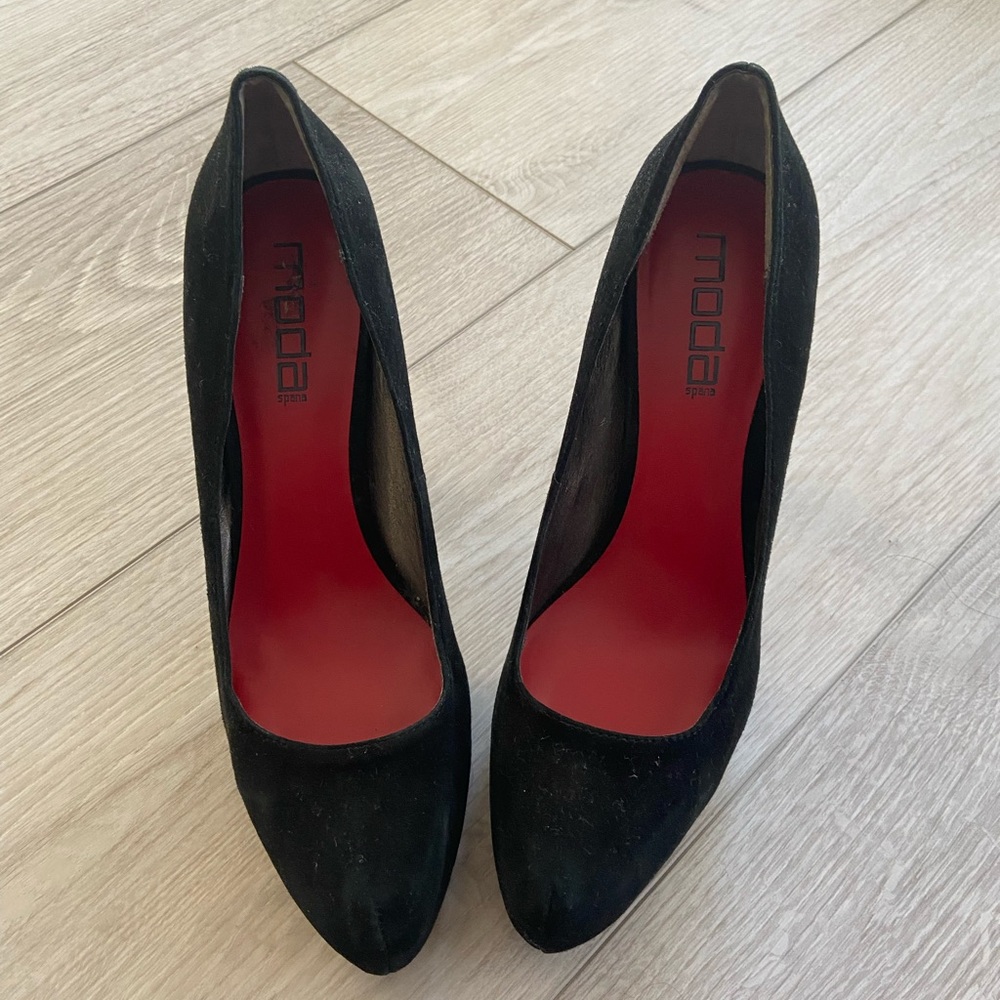 Black suede heels